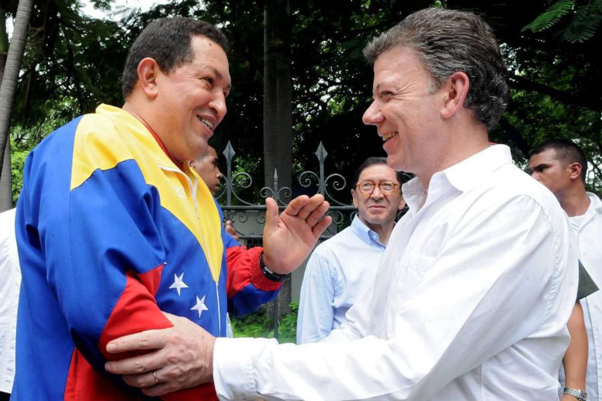 Los presidentes Hugo Chávez y Juan Manuel Santos firmaron en Santa Marta un acuerdo de entendimiento para trabajar en la recuperación del comercio, proyectos de infraestructura y de las relaciones diplomáticas. (Foto: Archivo / VANGUARDIA LIBERAL)