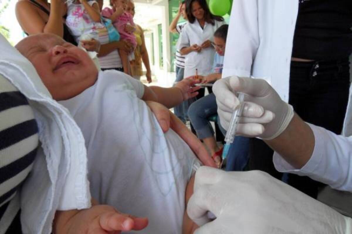 Un total de 360 menores de seis años fueron vacunados contra las enfermedades virales, completando con ello su esquema de vacunación, reportaron autoridades de salud.