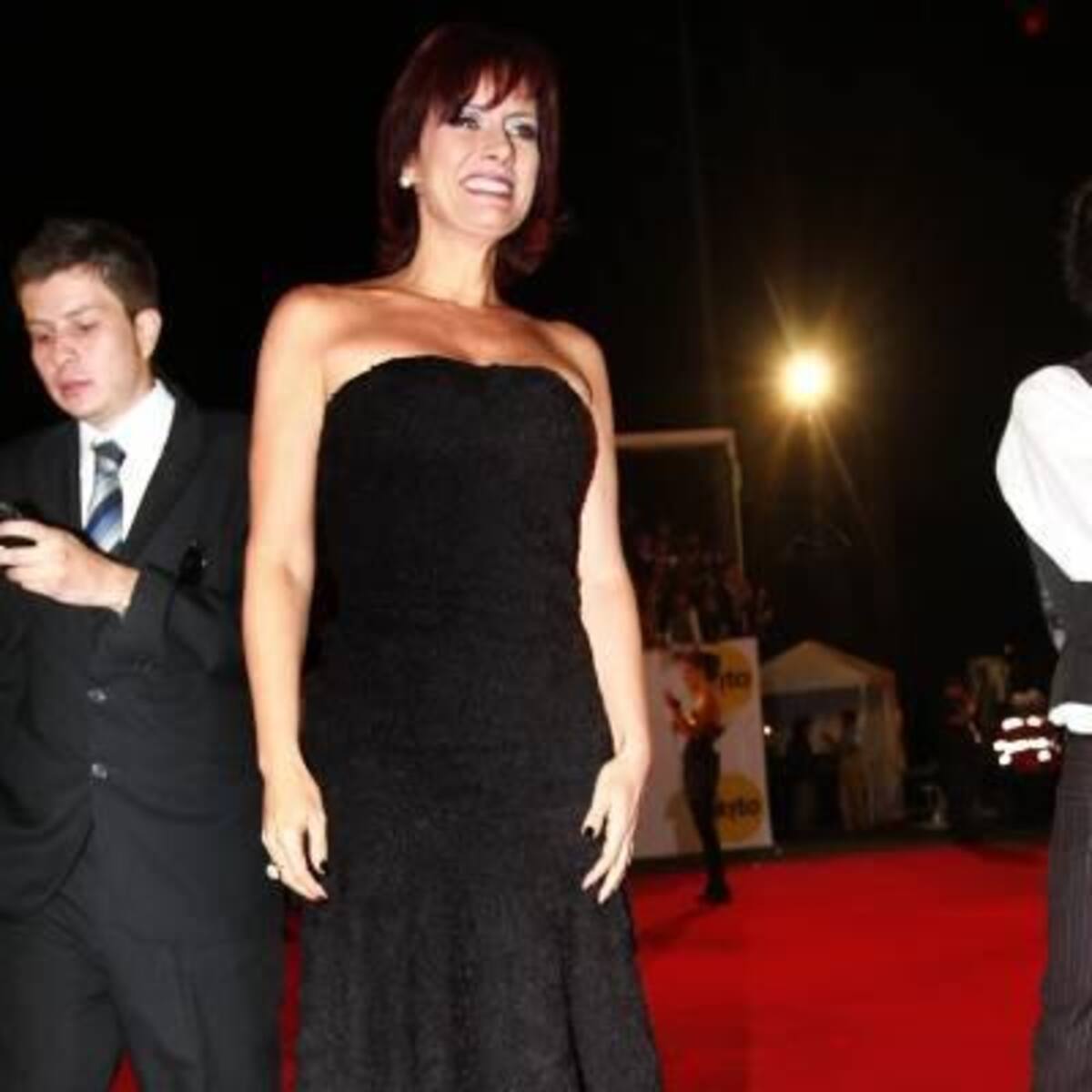 El estilo de Kristina Lilley se impuso en la alfombra roja. La actriz con este diseño mostró lo conservada que se encuentra.(Foto: Colprensa/VANGUARDIA LIBERAL)