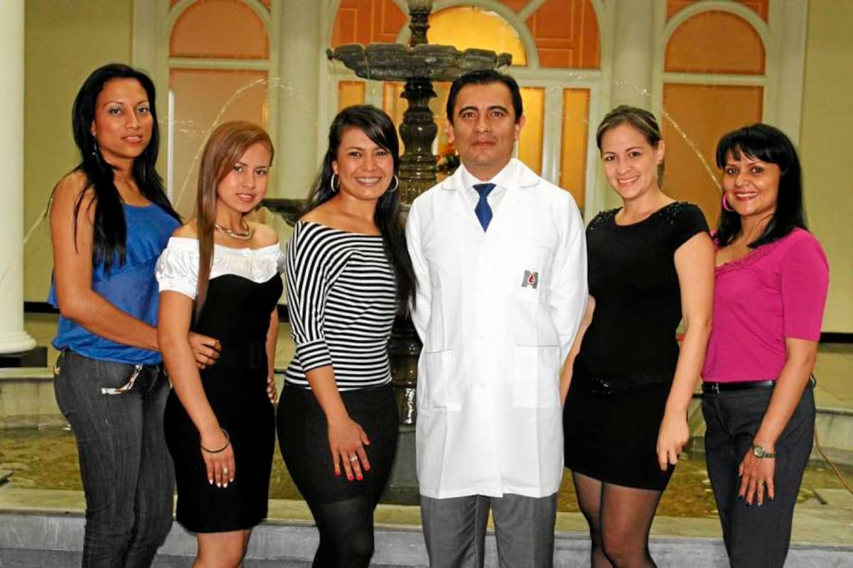 Alisandra Ulloque, Leidy Pacheco, Rocío del Pilar Jaimes, Óscar Peñuela Briceño, Sara García y Nancy Stella Páez. (Foto: Nelson Díaz/ VANGUARDIA LIBERAL)