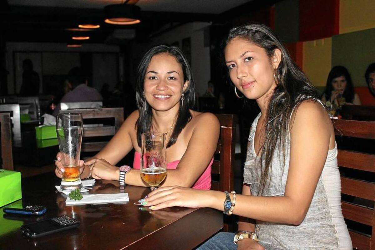 Viviana Ayala y Claudia Vargas. (Foto: Mauricio Betancourt / VANGUARDIA LIBERAL)