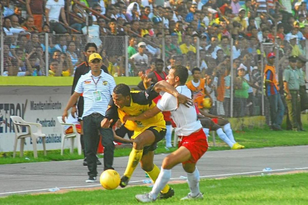 Hoy a las 3:30 p.m. en su estadio, Alianza Petrolera inicia la B enfrentando a Academia. (Foto: Archivo/VANGUARDIA LIBERAL)