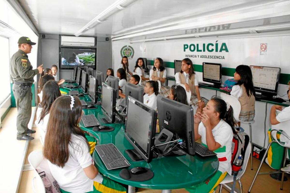 Alcaldía abrió licitación para adquirir dos aulas móviles