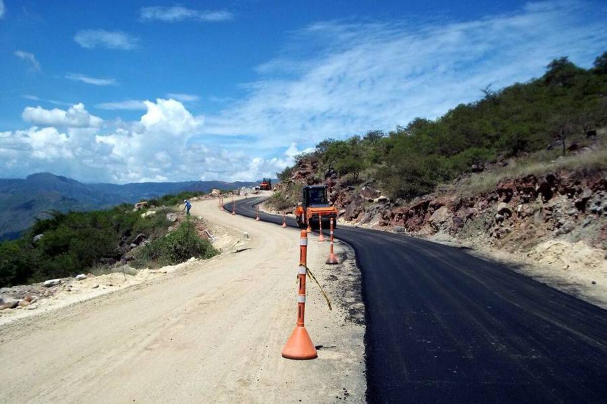 Mayolas recomendó terminar la pavimentación de la vía a Zapatoca si se va a usar el relleno de Chocoa. (Foto: Suministrada /VANGUARDIA LIBERAL)