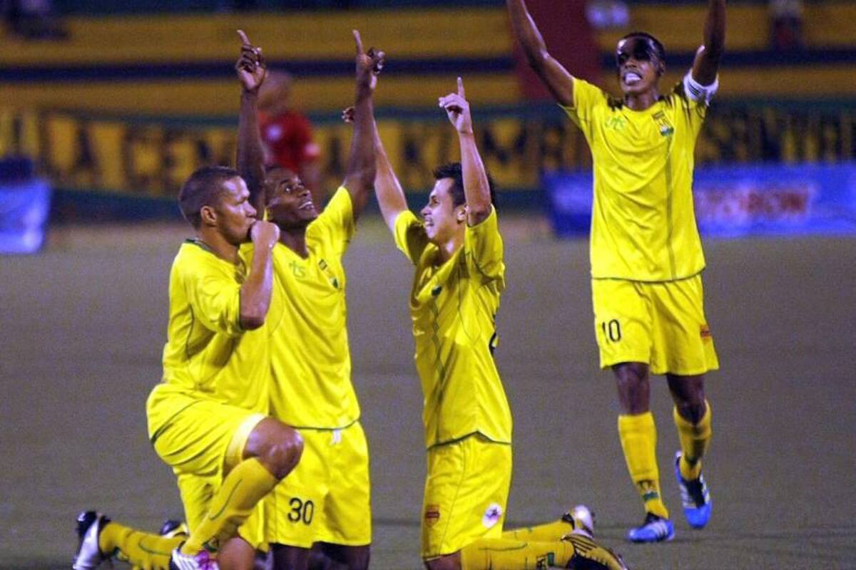 Con un solitario gol de Gustavo Dávila (30), Atlético Bucaramanga derrotó anoche 1 – 0 a Cortuluá en un partido válido por la fecha 12 del Torneo Postobón. (Foto: César Flórez/ VANGUARDIA LIBERAL)