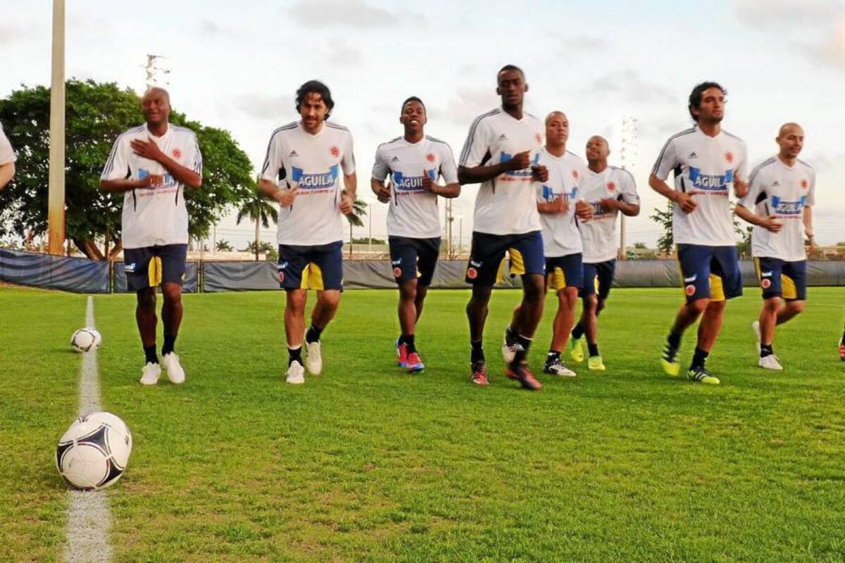 En la tarde noche de ayer, la selección Colombia entrenó a puerta cerrada para preparar y ultimar los detalles del juego de esta noche ante su similar de México, en partido amistoso que marca el comienzo de la era de José Pékerman como seleccionador nacional. (Foto: Suministrada / VANGUARDIA LIBERAL)