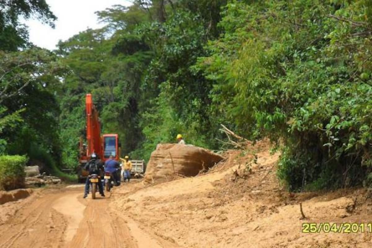 Los habitantes del municipio de Charalá dicen que la situación de la vía que los comunica a San Gil se asemeja al colapso de la vía a Barrancabermeja. (Foto: Archivo/VANGUARDIA LIBERAL )