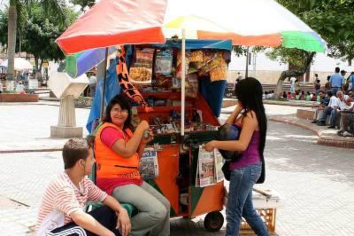 Los comerciantes deben abstenerse de vender cigarrillos detallados, puesto que así lo estipula la norma.(Foto: Mauricio Villamizar/VANGUARDIA LIBERAL)