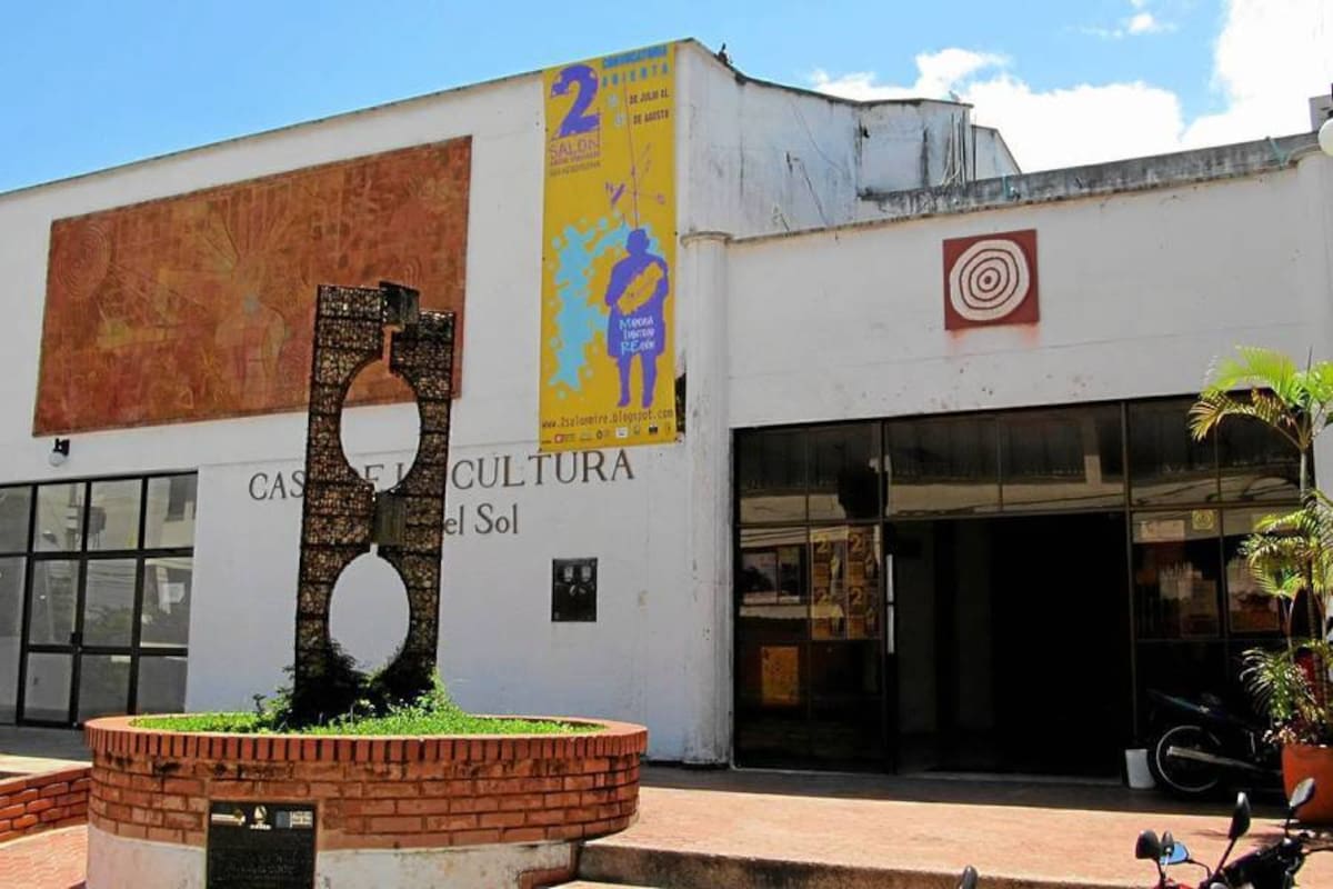 La Casa de la Cultura Piedra del Sol está ubicada sobre la carrera 7 con calles 4 y 5 del Casco Antiguo de Floridablanca. (Foto: Archivo/VANGUARDIA LIBERAL)