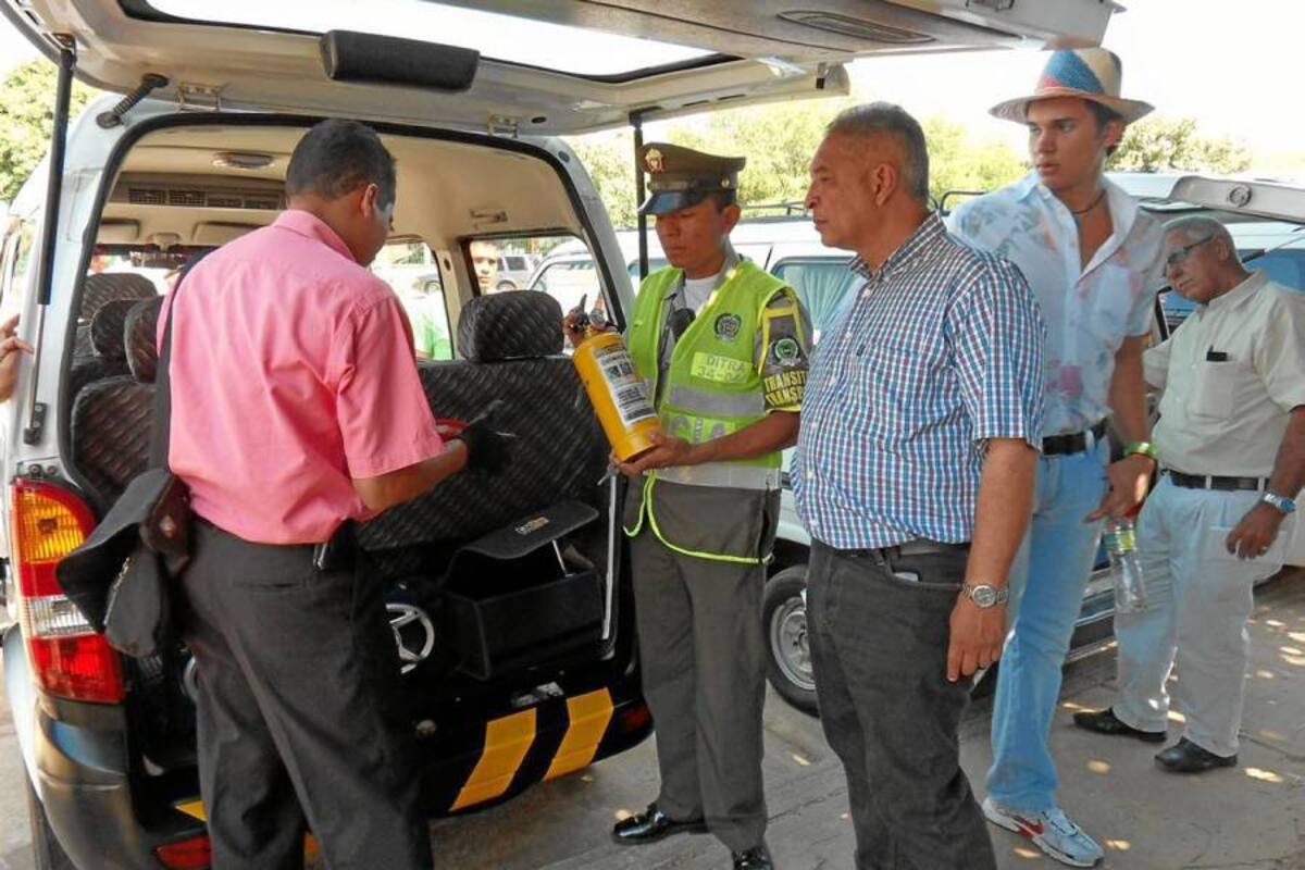 Tránsito adelanta operativos para controlar el transporte escolar. (Foto: Archivo/VANGUARDIA LIBERAL)