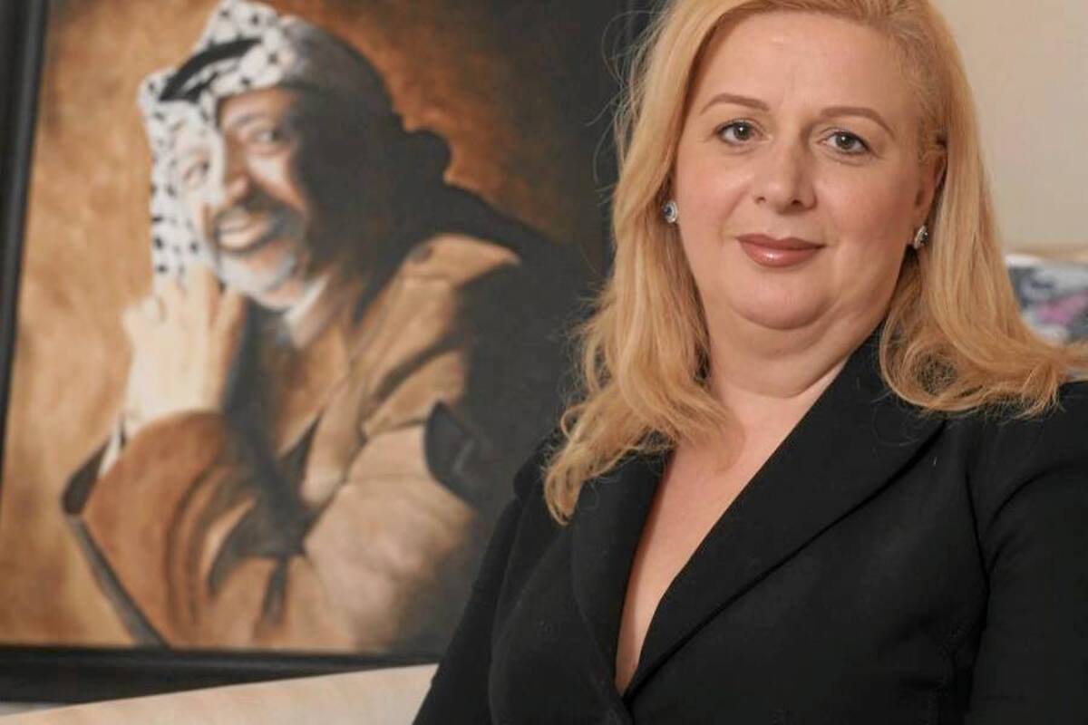 Los responsables del Gobierno palestino y los familiares de Arafat, entre ellos su esposa Suha (foto), están convencidos de que murió envenenado. (Foto: AFP / VANGUARDIA LIBERAL )