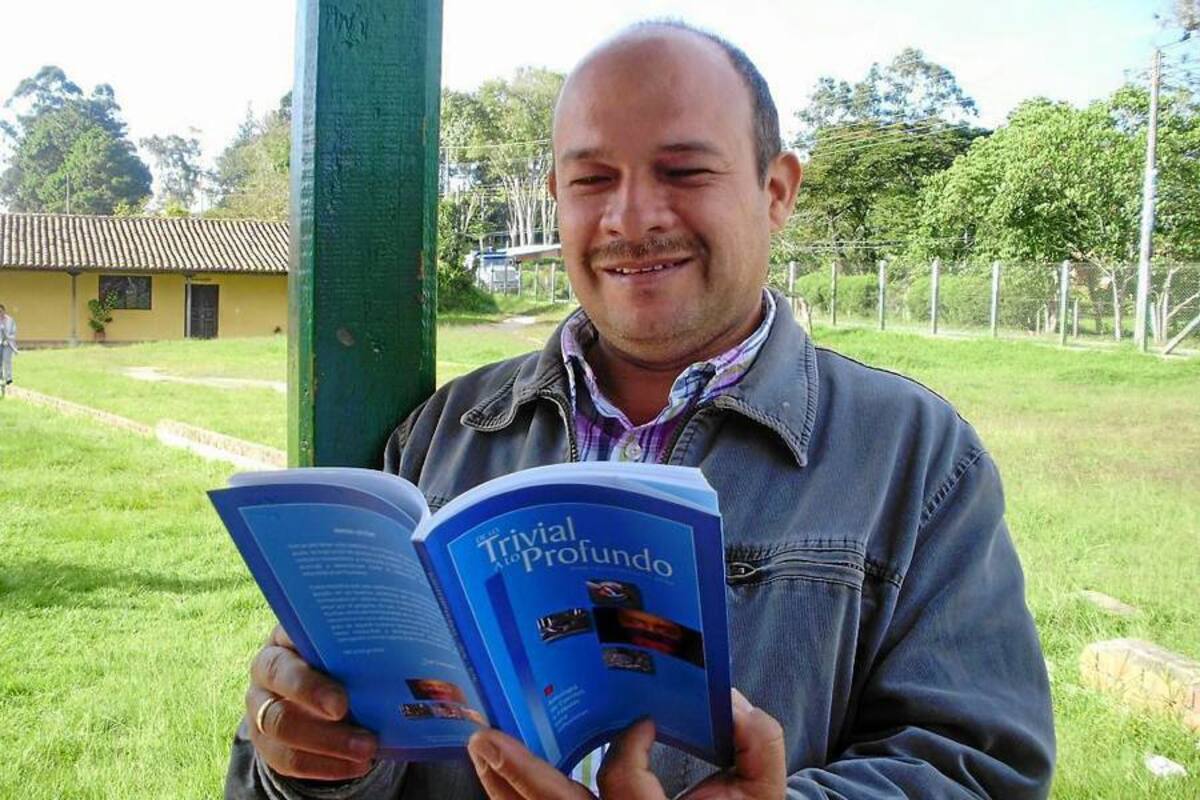 José Leonardo Parra publicó el libro: ‘De lo Trivial a lo Profundo’. (Foto: Suministrada/VANGUARDIA LIBERAL )