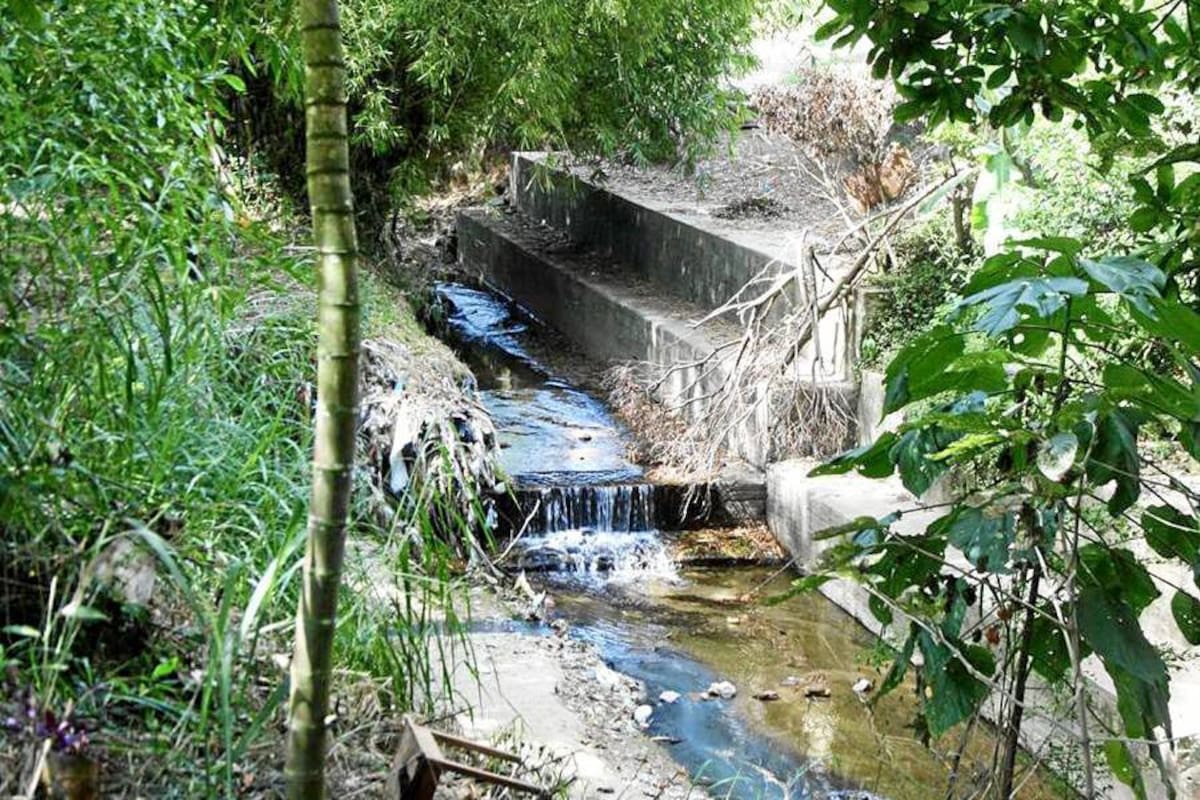 La PDS anunció que reportará a la Cdmb, los propietarios de algunas viviendas que no corrijan a tiempo las conexiones erradas de aguas negras que están contaminando las fuentes hídricas del municipio. (Foto: Suministrada/ VANGUARDIA LIBERAL )