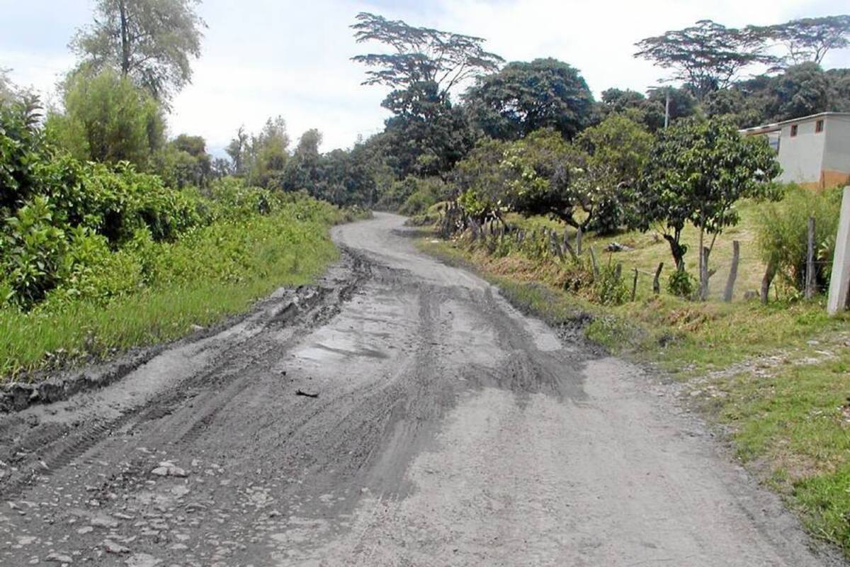 Se espera que esta carretera sea pavimentada en su totalidad aunque esto dependerá de las gestiones que hagan los mandatarios locales ante Planeación Nacional en la próxima administración. (Foto: Archivo /VANGUARDIA LIBERAL)