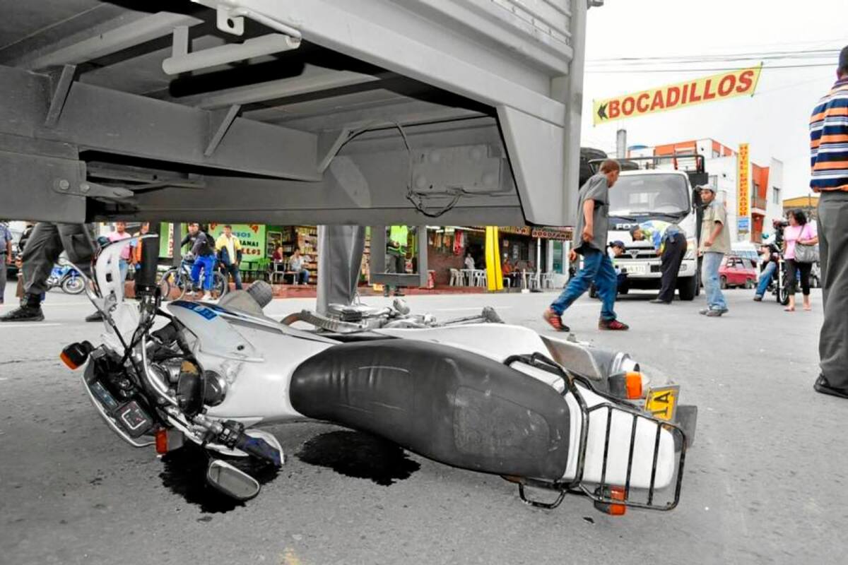 Accidente sobre la vía Nacional en Barbosa (Foto: Luis Fernando Martínez V. /VANGUARDIA LIBERAL)