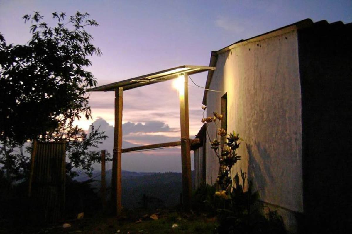 Una cifra cercana a los 220 millones de pesos fue el costo total del proyecto de aprovechamiento de energía alternativa, que se implementó en varios municipios del Departamento para establecer si es viable la generación fotovoltaica en esos sectores. (Foto: Suministrada/VANGUARDIA LIBERAL)