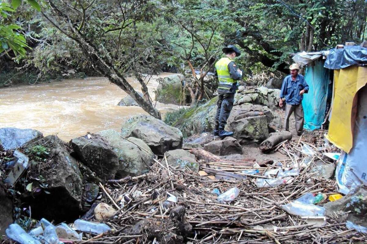 Piden apoyo para reubicar a familias de dos invasiones