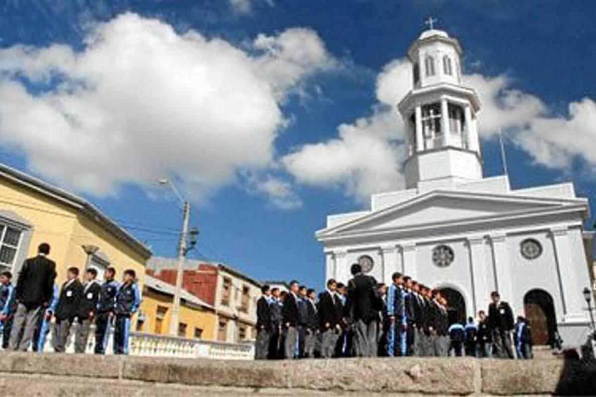 La segunda afecta a siete niños a quienes presuntamente abusaron dos auxiliares (personal de mantenimiento) del Colegio Apoquindo que son matrimonio y que vivían dentro del establecimiento, ubicado en Lo Barnechea y administrado también por los Legionarios de Cristo. (Foto: Tomada de Internet/VANGUARDIA LIBERAL)