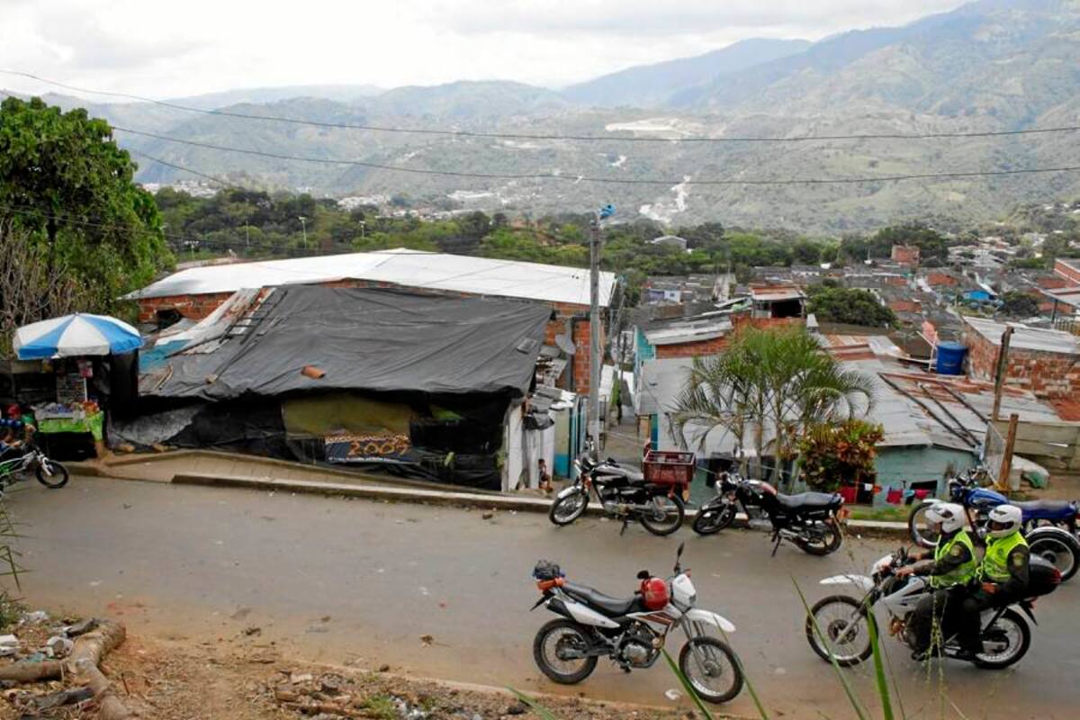 Tres menores de edad resultaron heridos en el barrio Transición IV, cuando al parecer un ‘parche’ del barrio Villa Mercedes llegó al lugar para vengar un atentado contra un compañero. (Foto: Suministrada/VANGUARDIA LIBERAL)