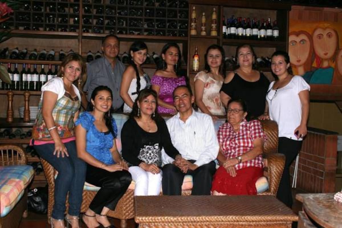 Nidia Quiroga, Julia Manotas, Esperanza Cárdenas, Carlos Arturo Campo, Elvira Rodríguez, Herber Galvis, Ruth Mari Pizza, Johana Aguilar, Paola Andrea Gelves, Martha Ramírez y Catalina Palacios.(Foto: Mauricio Betancourt/VANGUARDIA LIBERAL )