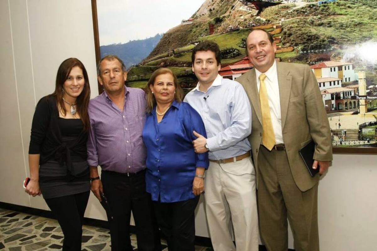 Patricia Díaz, Otoniel Díaz Cardona, Bibiana de Díaz, Rodolfo Herrera y Kazys Vogulys. (Foto: César Flórez/VANGUARDIA LIBERAL)