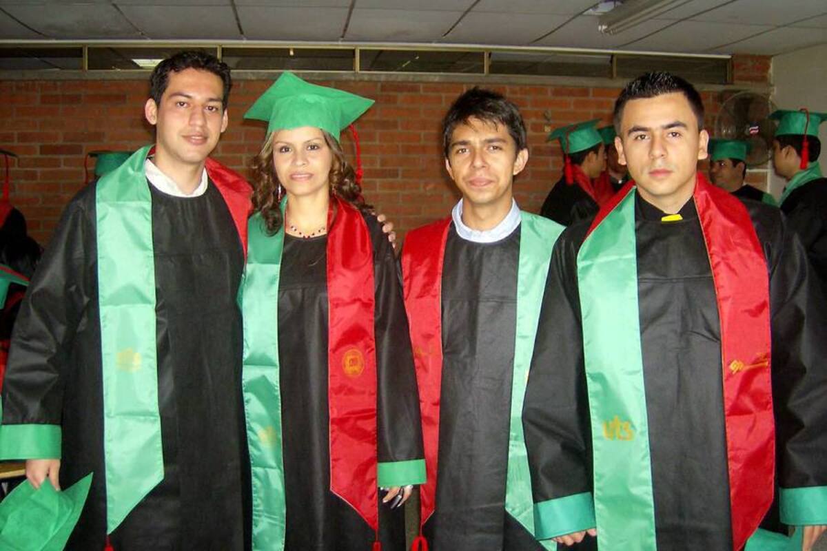 Tecnólogos en Diseño y Administración de Sistemas: Carlos Briceño, Ana Becerra, John Coronel y Andrés Bayona. (Foto: Suministrada/ VANGUARDIA LIBERAL )