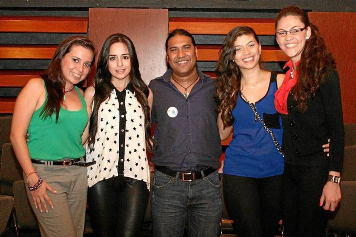 Laura Romero, Aura Castellanos, William Castillo, María Juliana Gómez y Victoria García. (Foto: Mauricio Betancourt / VANGUARDIA LIBERAL)