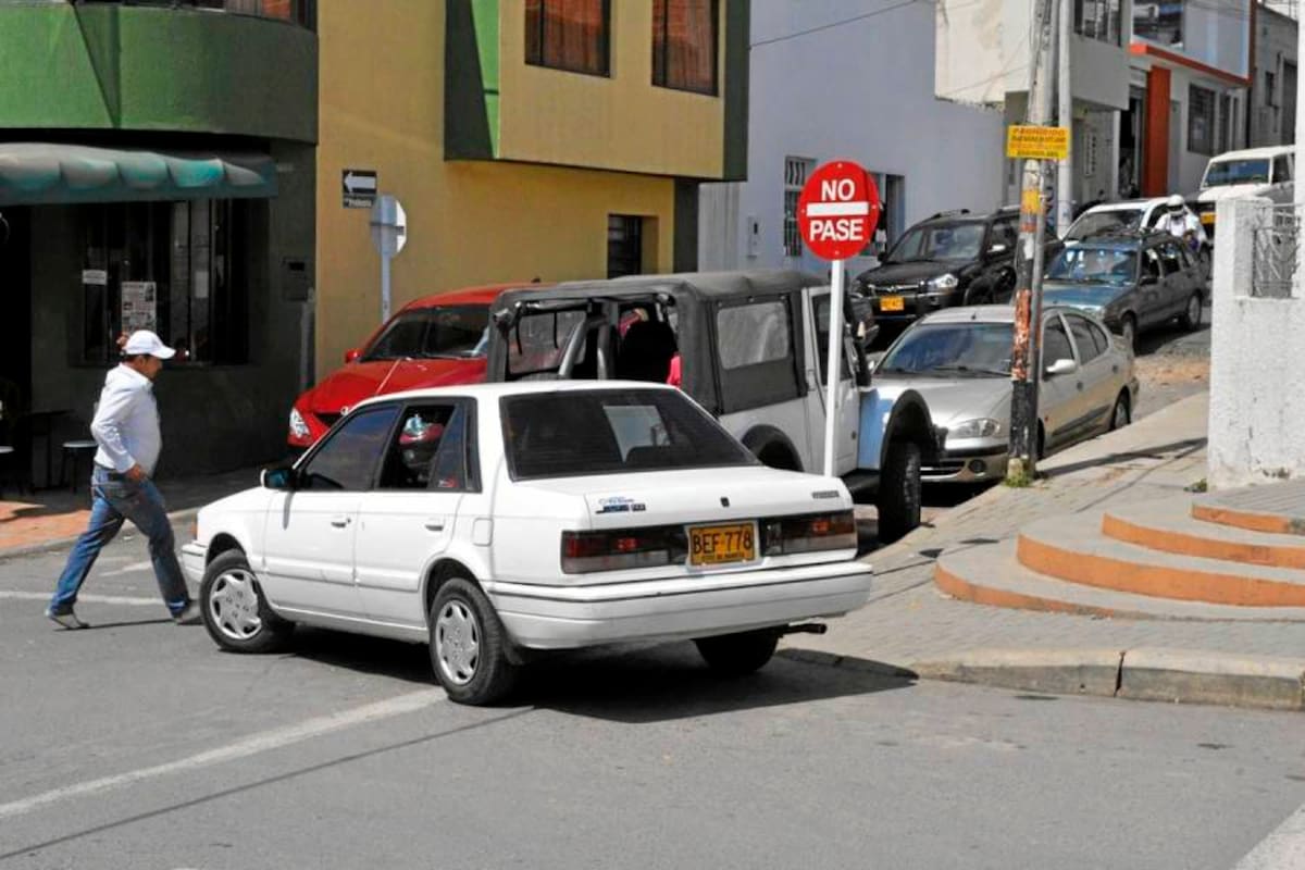 Hasta 15 días podrían demorarse las claves que permiten el acceso al Runt y eso ha dificultado las labores que adelanta la oficina de tránsito en Barbosa. (Foto: Archivo/VANGUARDIA LIBERAL )