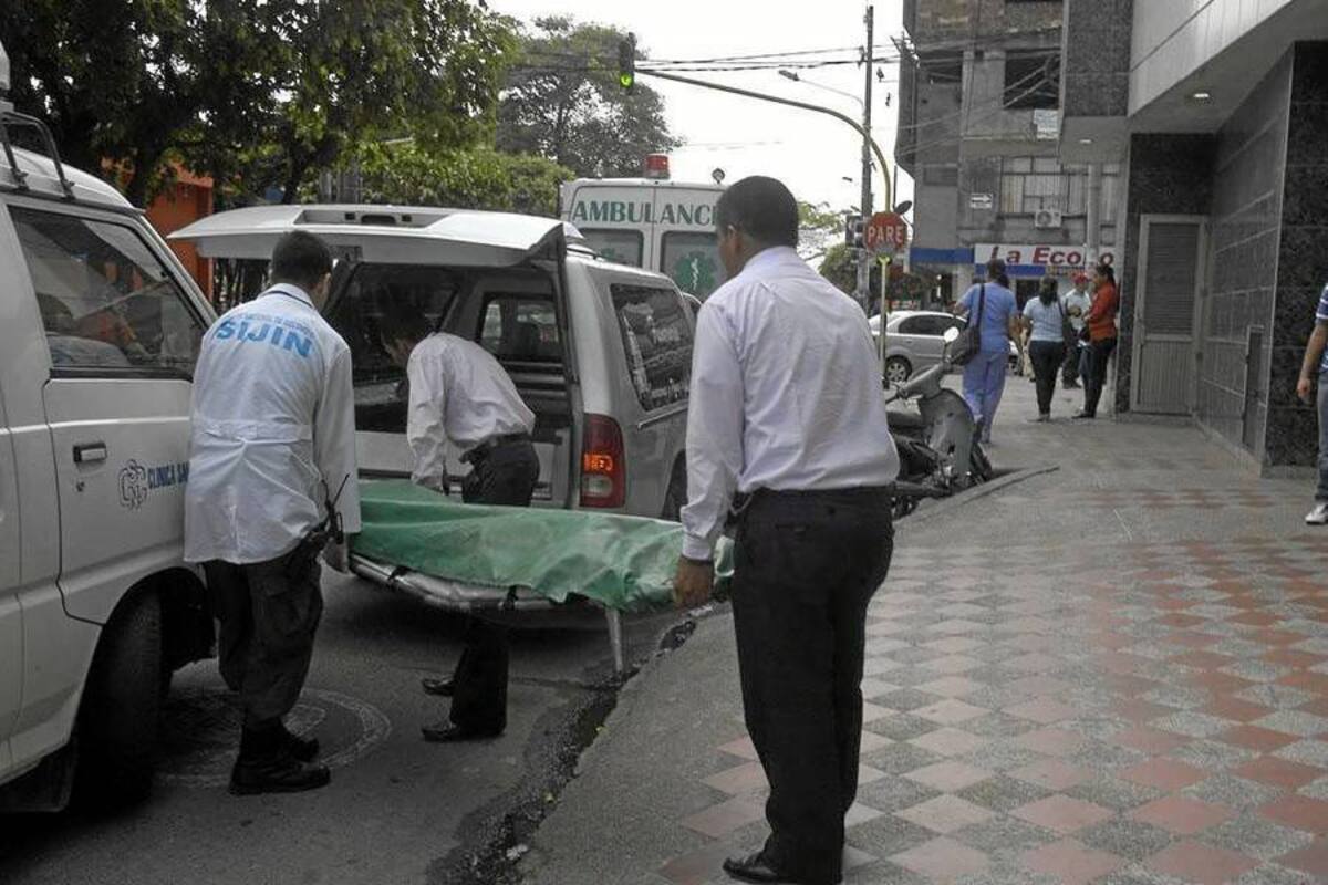 Un hombre falleció luego de que se cayó del techo de una casa (Foto: Edgar Pernett/VANGUARDIA LIBERAL)