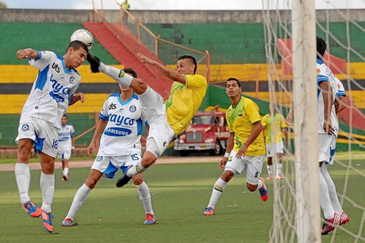 Atlético Bucaramanga y Real Santander se enfrentarán dos veces en la primera fase del Torneo Postobón. (Foto: Archivo / VANGUARDIA LIBERAL)