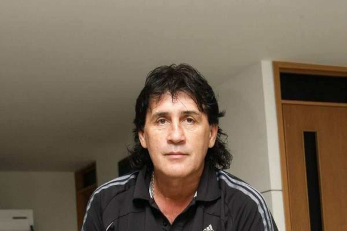 Uno de los goleadores históricos del Atlético Bucaramanga, Héctor 'Rambo' Sosa, regresó a la capital santandereana para disputar el partido de las estrellas en el Día del Fútbol Santandereano.(Foto: César Flórez / VANGUARDIA LIBERAL)