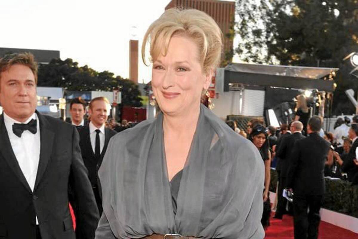 Meryl Streep, en un Vivienne Westwood. Un vestido unicolor que podría haber generado controversia, fue excelentemente llevado por esta reina de Hollywood.