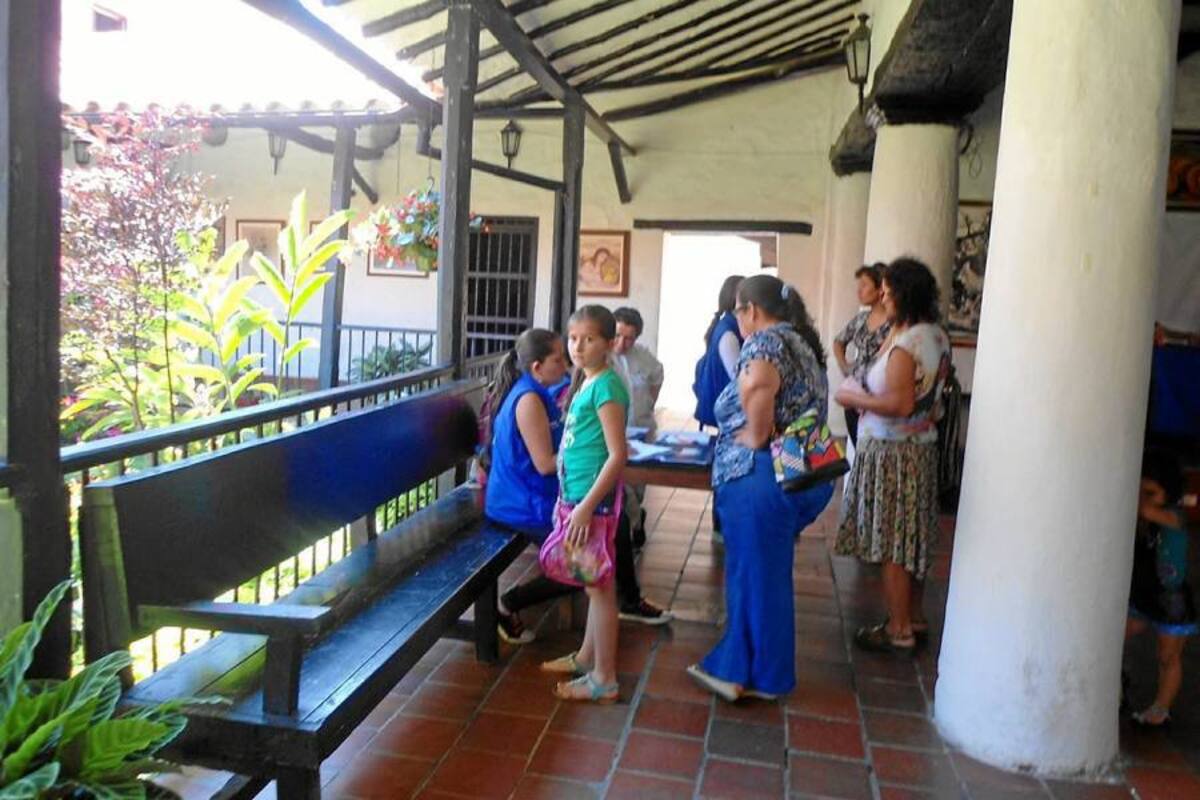 Las inscripciones al programa ‘Mujeres Ahorradoras” se llevó a cabo en la Casa de la Cultura del municipio de San Gil durante el Martes y Miércoles Santo. (Foto: Nancy Acuña R VANGUARDIA LIBERAL)