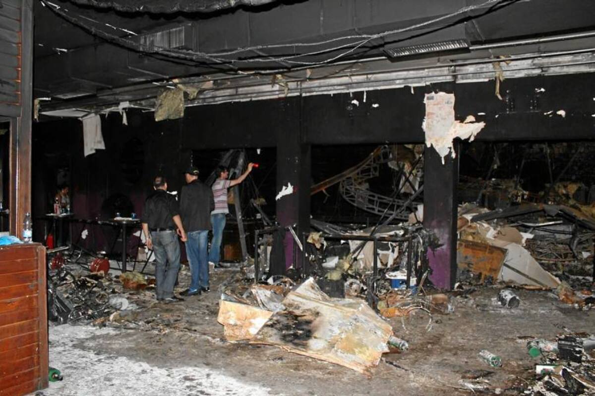 Así quedó el interior de la discoteca Kiss, tras el incendio del pasado domingo en la ciudad brasileña de Santa María, que causó 235 víctimas fatales. (Foto: EFE / VANGUARDIA LIBERAL)