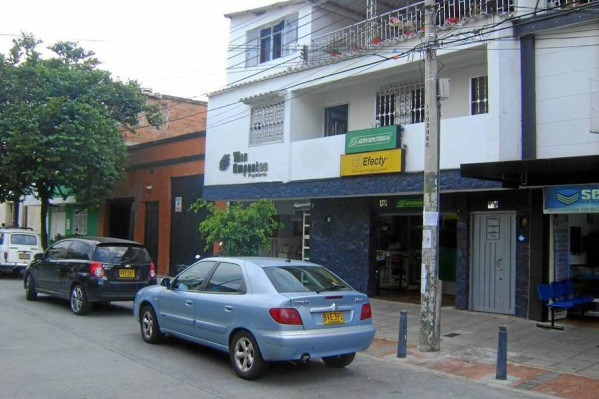 De una casa de cambio y de giros ubicada en la carrera 26A con 9 del barrio La Universidad, delincuentes armados hurtaron $22 millones en efectivo. Las autoridades tratan de dar con el paradero de los asaltantes. (Foto: Marco Valencia/VANGUARDIA LIBERAL)