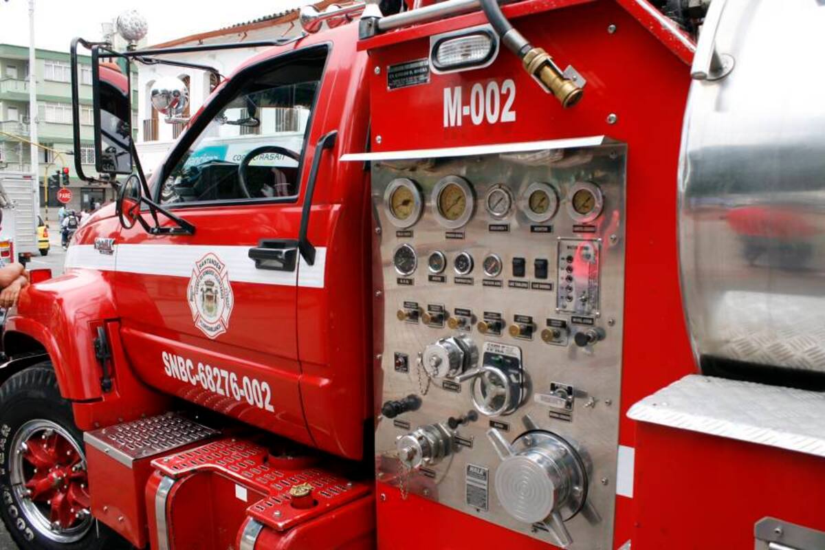 El cuerpo de Bomberos Oficial de Piedecuesta espera aún la llegada de una máquina cisterna para la atención de emergencias en caso de incendios. (Foto: Archivo/ VANGUARDIA LIBERAL )
