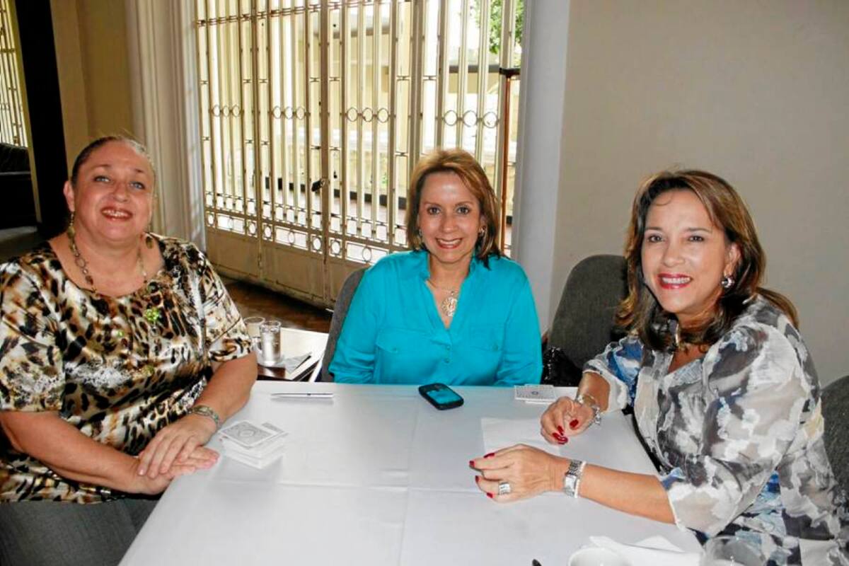 Yolanda Hazbon, María Mercedes de Uribe y Rosalba de Moncada. (Foto: Nelson Díaz/ VANGUARDIA LIBERAL)