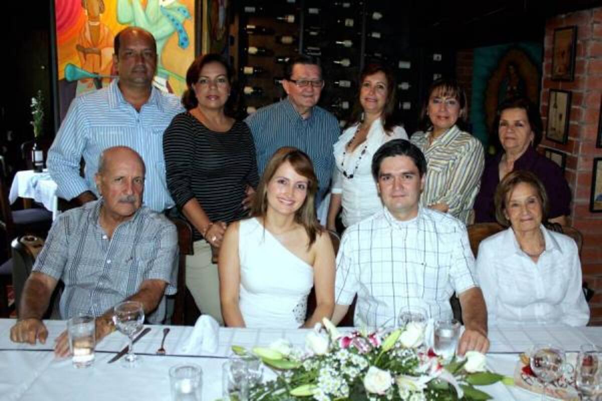Luis Antonio Wuandurraga, Yamile Wuandurraga, Carlos Valdivieso, Cecilia Rojas, Luis Diógenes García, Teresa Bernate, Carlos Valdivieso, Mariela Sánchez, Judith Bernal de Valdivieso e Isabel Villar.