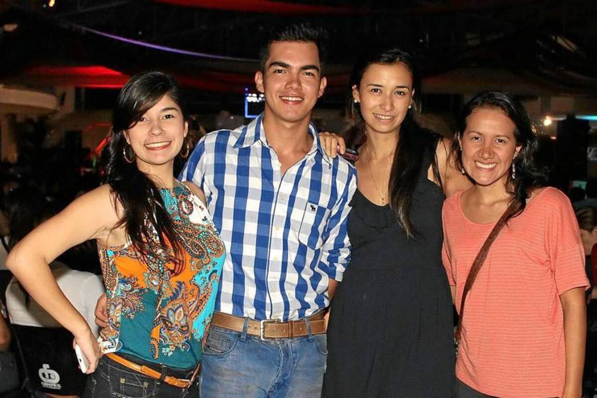 Andrea Pinzón, Andrés Manrique, Karina Pereira y Yesenia Cárdenas. (Foto: Mauricio Betancourt/ VANGUARDIA LIBERAL)