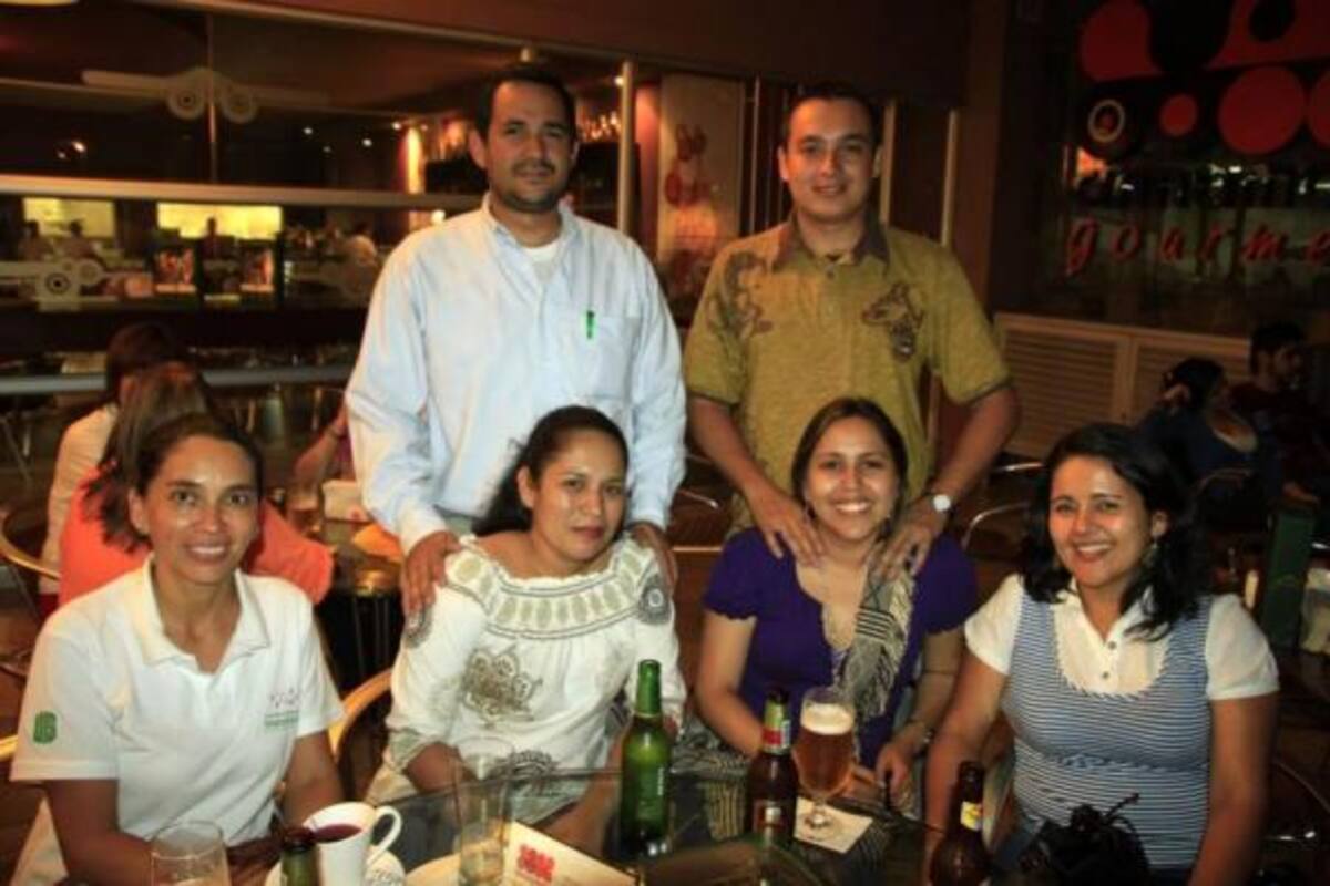 Sonia Sabogal, Doris González, Carolina García, Claudia Grandas, Alberto Arenas y Fabián Ramírez.