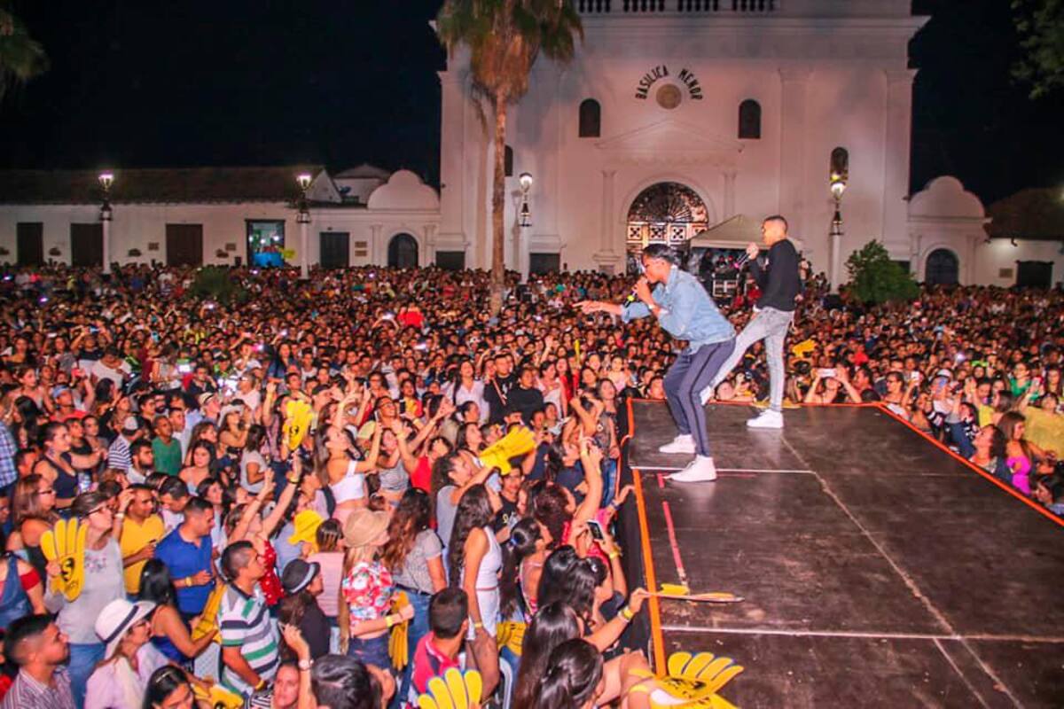 Para otros residentes de la comunidad, la realización de eventos masivos en el parque principal conlleva a factores como invasión del espacio público con vallas, vehículos de carga pesada, estructuras e instalación de elementos de sonido y tarimas. (Foto: Suministrada / VANGUARDIA)