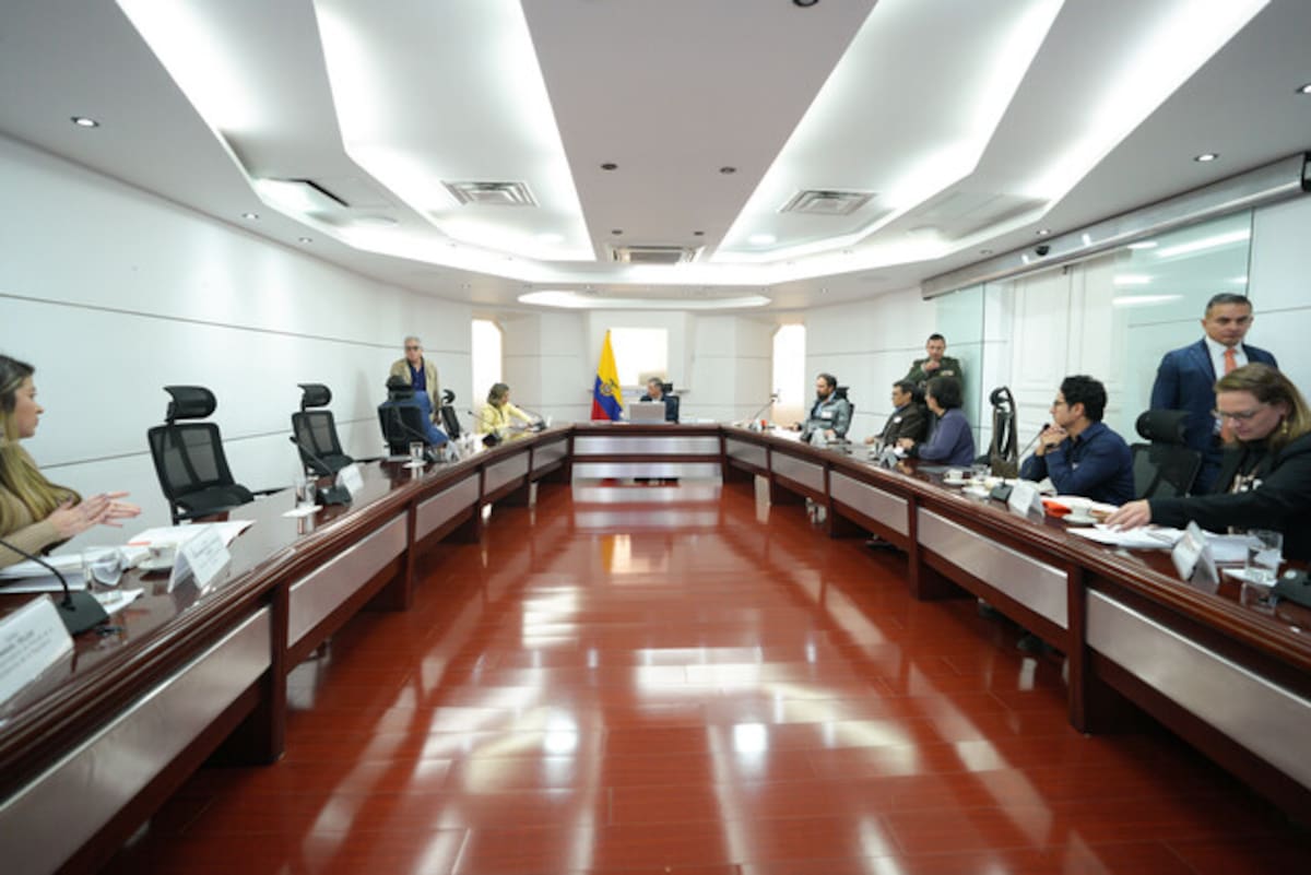 Aspecto de la reunión de la prensa con el Presidente Petro.