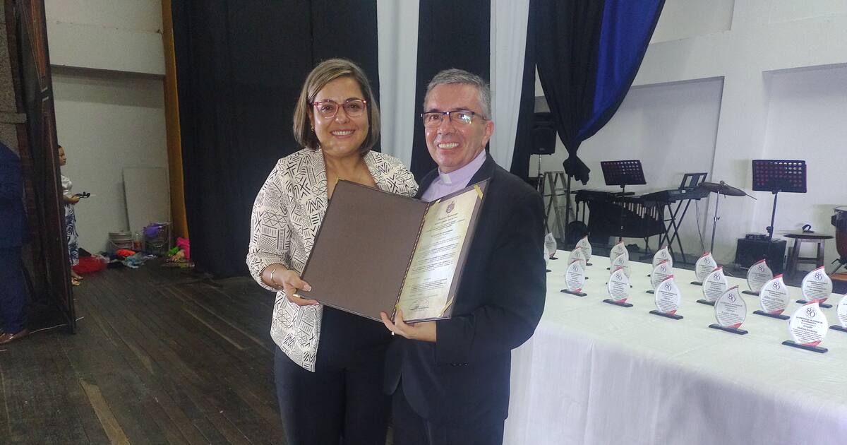 Decreto de Honores para honrar al Salesiano