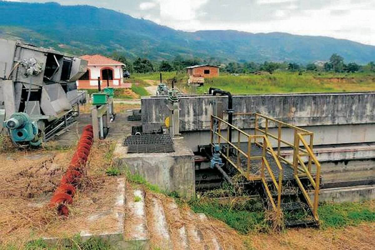 Planta de tratamiento de aguas residuales de Piedecuesta, ‘El Santuario’. Ha recibido $25 mil millones en recursos y aún no está funcionando. (Foto: Archivo /VANGUARDIA LIBERAL)