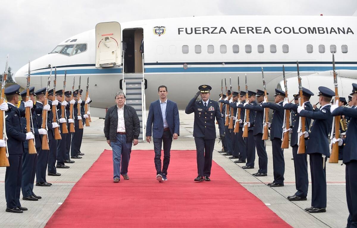 Guaidó fue recibido ayer en Bogotá con honores de Jefe de Estado por el canciller colombiano.
