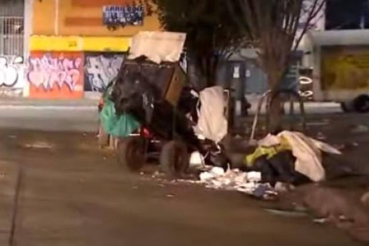 El cadáver presenta signos de haber sido agredido antes de su muerte. Foto: Captura de pantalla/VANGUARDIA