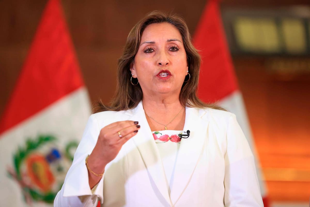 EFE / VANGUARDIA La presidenta Dina Boluarte, durante una alocución a Perú, donde anunció que decidió retirar al embajador peruano en México en respuesta a las declaraciones de su presidente, Andrés Manuel López Obrador.