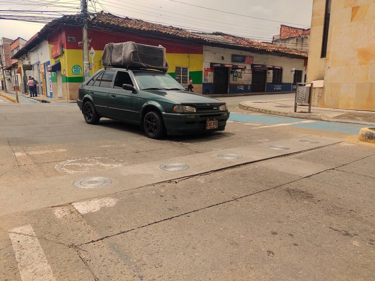 Los bolardos se pondrán al servicio dentro de dos meses. (Foto: Euclides Kilô Ardila / VANGUARDIA)