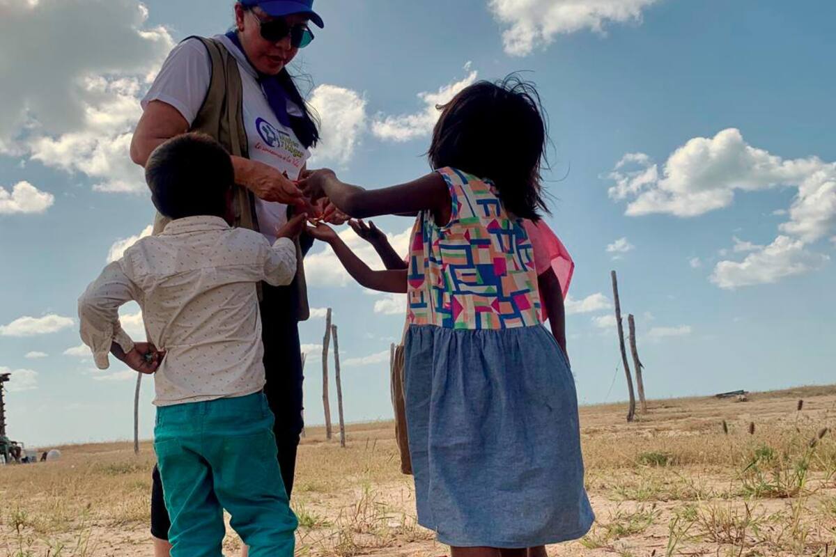 Con juguetes, se les adelantó la Navidad a los niños de la Alta Guajira. (Foto suministrada / VANGUARDIA)