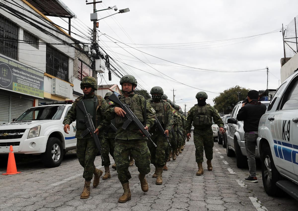 A principios de este año, el presidente de Ecuador, el empresario Daniel Noboa, decretó un estado de excepción que permitió a los militares y policías intervenir en las cárceles para tomar su control.